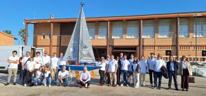 La Universidad de Cádiz presenta el ‘SalUCA’, su primer velero autónomo de alta tecnología para l...